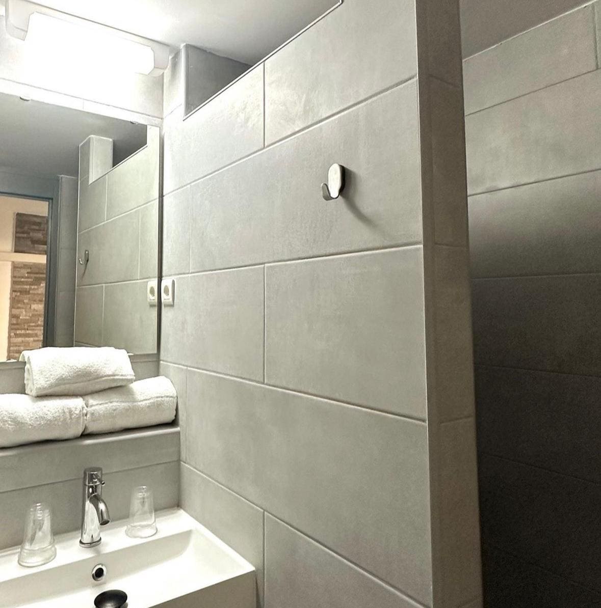Aix Hotel